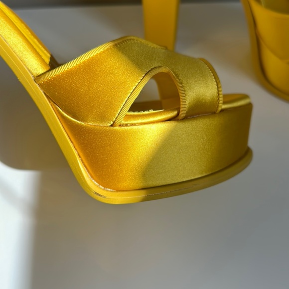 Alexander McQueen Satin Platform Ankle Strap Sandal - Picture 8 of 16